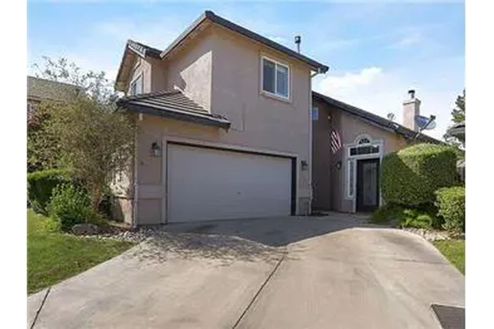 $2900 : Rental property with 3 bedro image 1