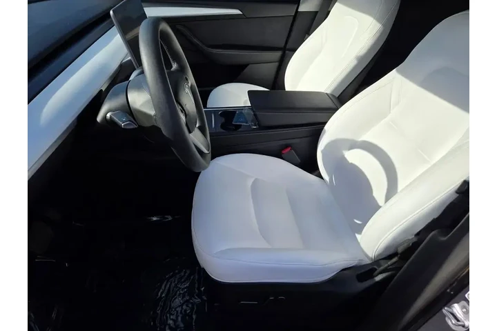 $31553 : Tesla Model Y 2023 AWD Long image 10