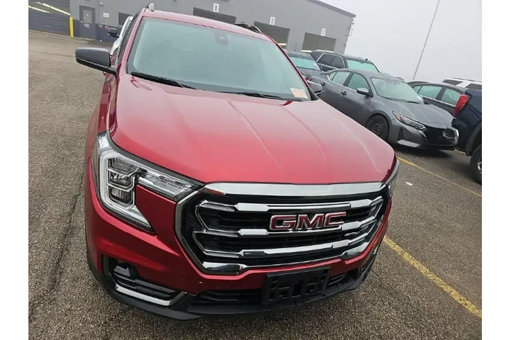 $26793 : GMC Terrain 2024 AWD AT4 4dr image 2