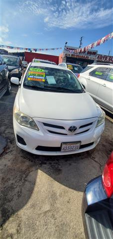 $1500 : Corollas image 3