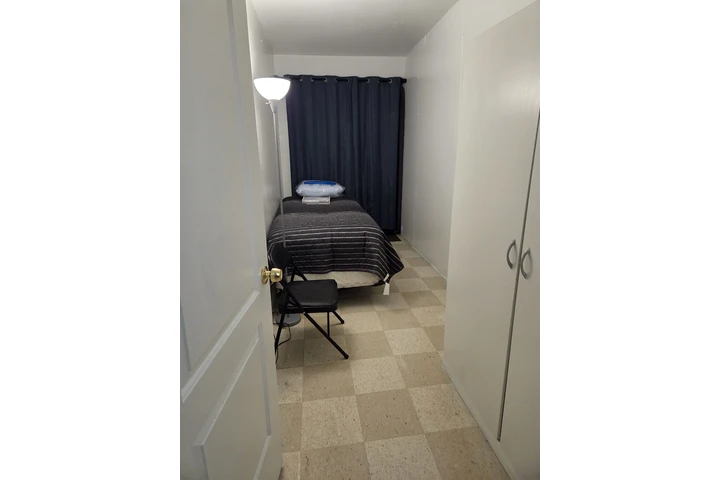 $850 : RENTO DORMITORIO image 2