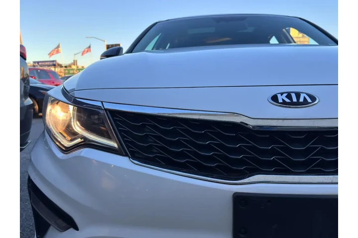$16695 : Kia Optima 2020 S 4dr Sedan image 9