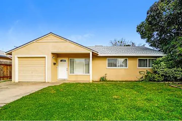 $2189 : Suitable Abode image 2