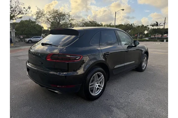 $16995 : 2017 Macan image 6