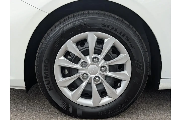 $19460 : Kia Forte 2024 LX 4dr Sedan image 6