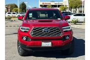 $32980 : Toyota Tacoma 2022 4x2 TRD S thumbnail
