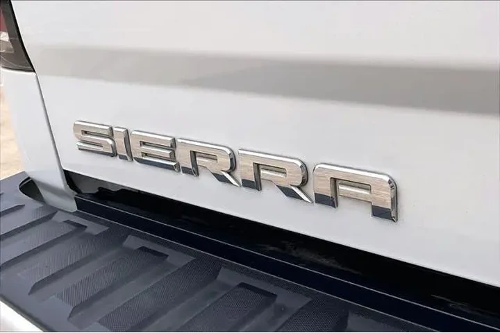 $26299 : GMC Sierra 1500 2018 4x4 Den image 8