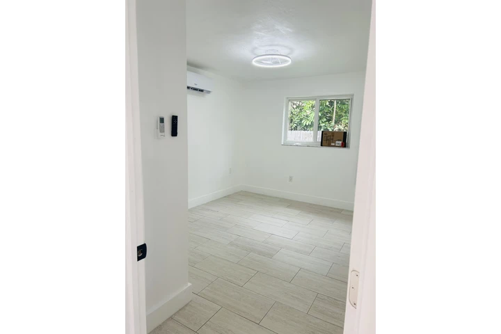 $1700 : RENTO EFFICIENCY NUEVO image 7