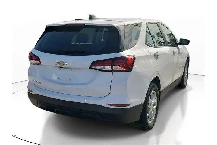 $15991 : Chevrolet Equinox 2022 LS 4d image 4