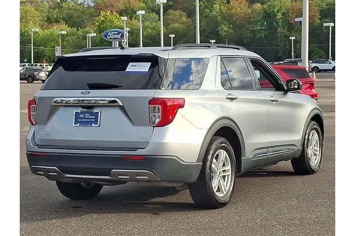 $32497 : Ford Explorer 2022 AWD XLT 4 image 6