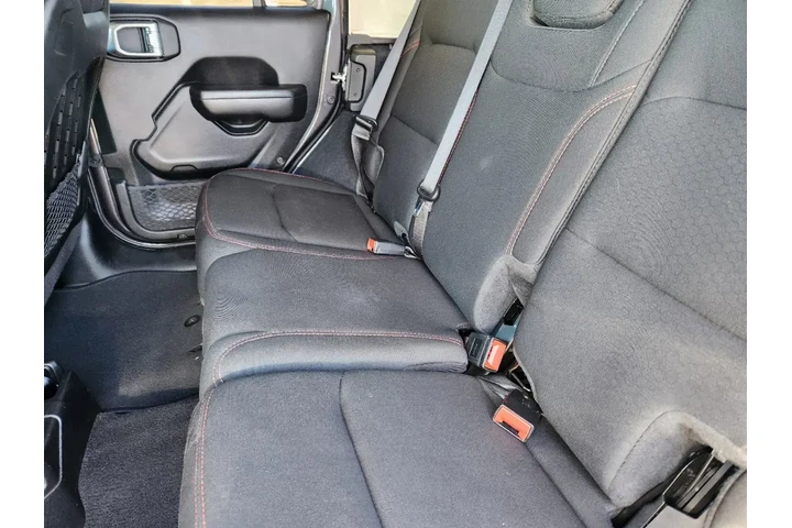 $31182 : Jeep Wrangler Unlimited 2020 image 9