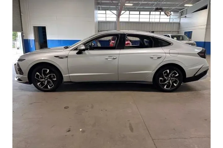 $22952 : Hyundai SONATA 2025 image 6
