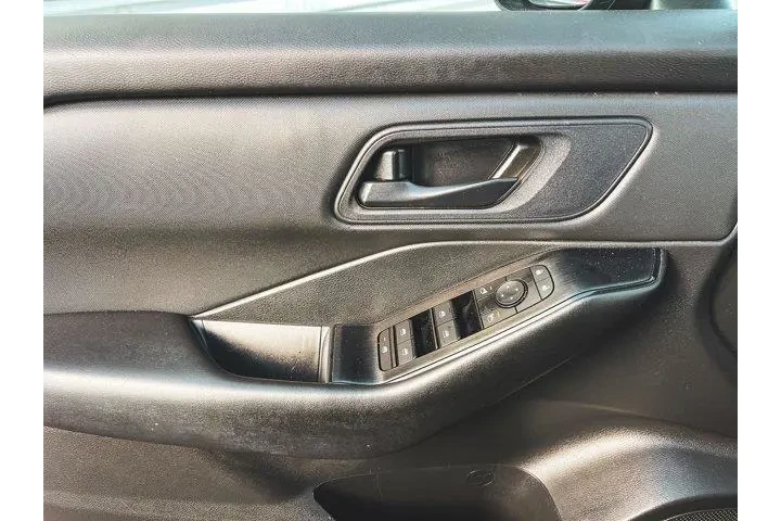 $19937 : Nissan Rogue 2024 S 4dr Cros image 10