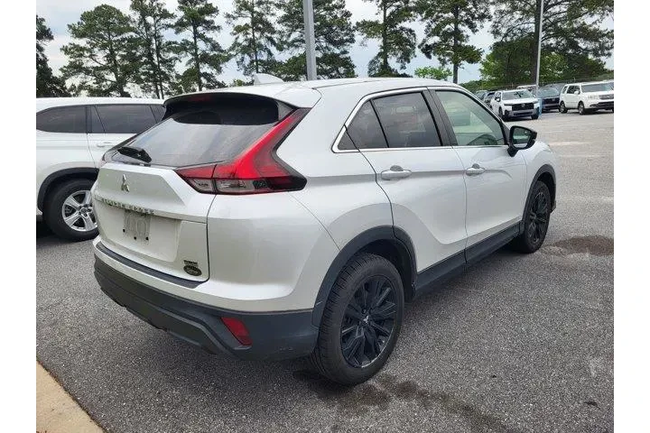 $17731 : Mitsubishi Eclipse Cross 202 image 4