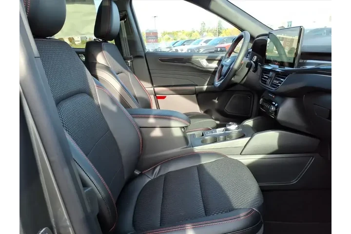 $31459 : Ford Escape 2024 AWD ST-Line image 5