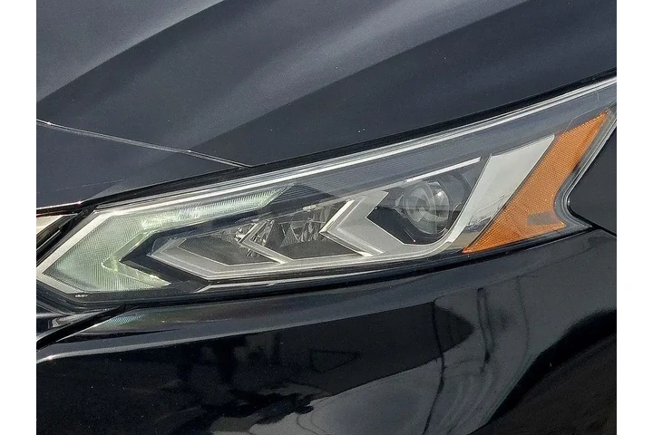 $18992 : Nissan Altima 2022 2.5 SR 4d image 7