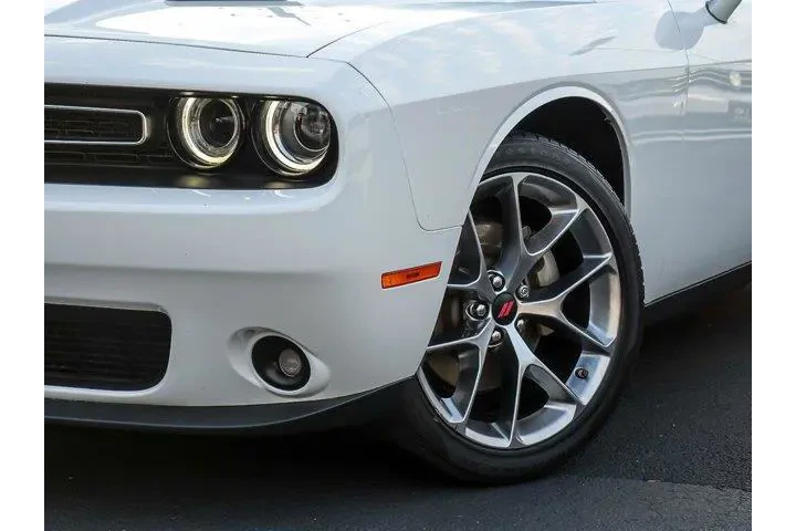 $24880 : Dodge Challenger 2022 SXT 2d image 3