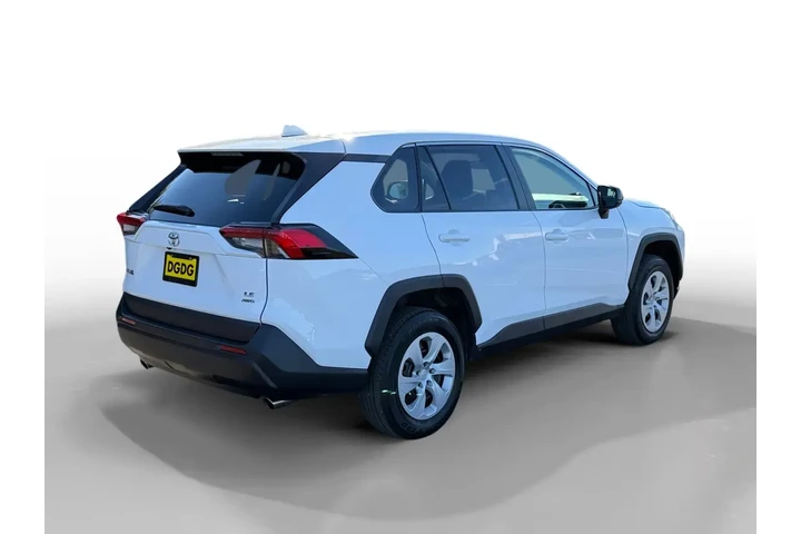 $26843 : Toyota RAV4 2024 AWD LE 4dr image 5
