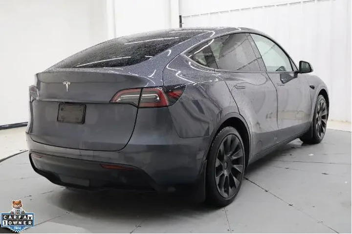 $31795 : Tesla Model Y 2023 4dr Cross image 2
