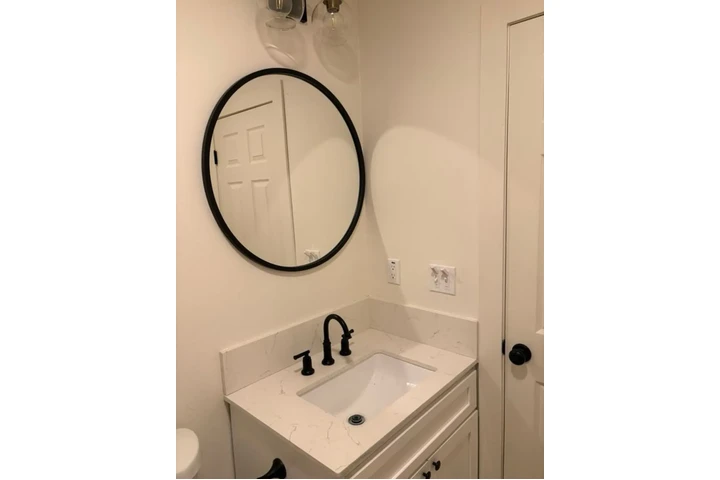 $2400 : Beautiful 3 bedroom home in LA image 9