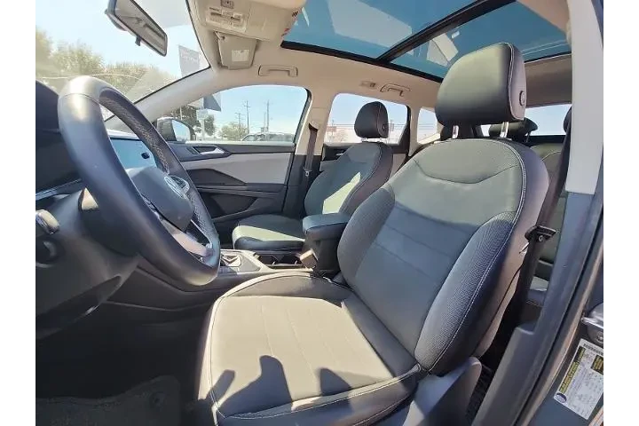 $15998 : Volkswagen Taos 2022 SE 4dr image 9