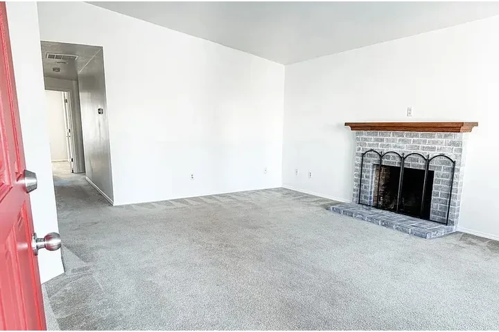 $1400 : HOME FOR RENT IN PORTLAND OR image 2