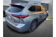 $31100 : Toyota Highlander 2021 XLE 4 thumbnail