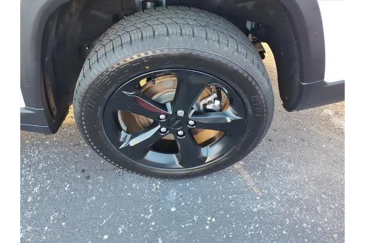 $29823 : Jeep Grand Cherokee L 2023 4 image 9