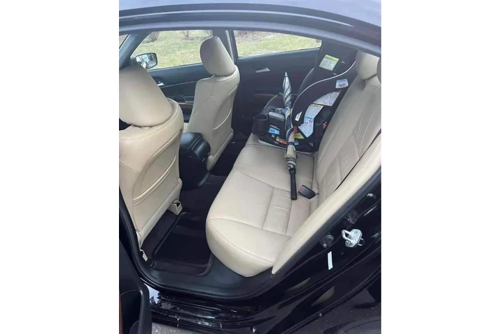 $1200 : Honda Accord image 5