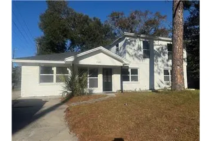 $3300 : Rental property with 7 bedro image 1