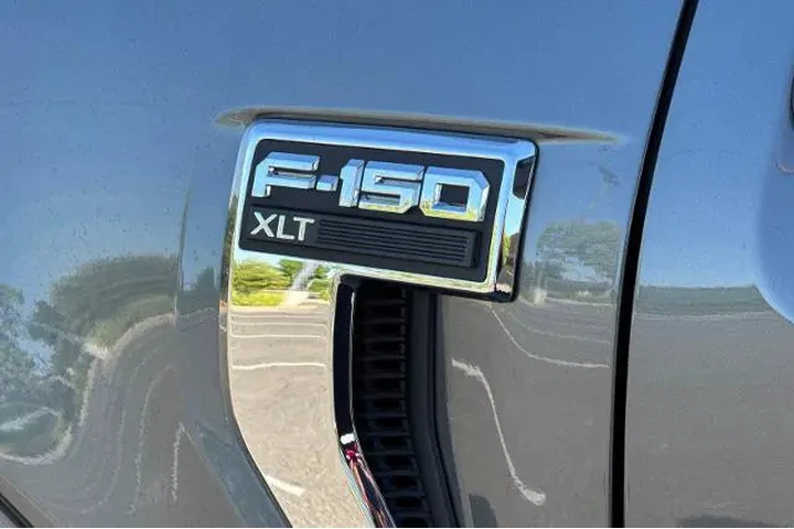 $39991 : Ford F-150 2025 4x4 XLT 4dr image 2