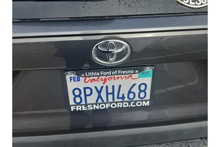 $20500 : Toyota RAV4 2020 LE 4dr SUV image 8