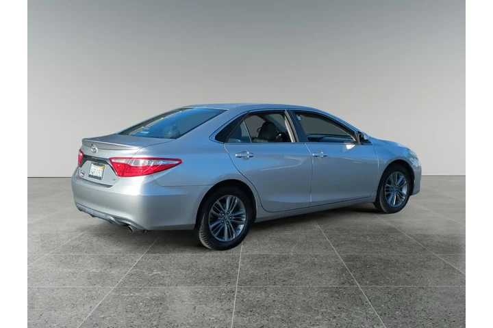 $14198 : Toyota Camry 2016 image 5