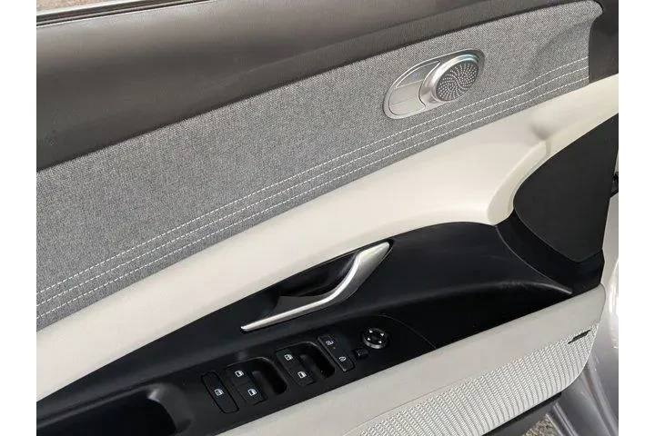 $26777 : Hyundai ELANTRA Hybrid 2025 image 9