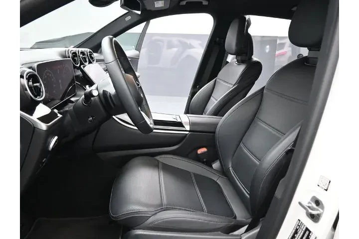 $39557 : Mercedes-Benz GLC 2024 GLC 3 image 9