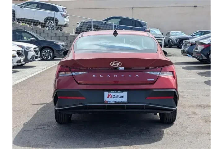 $27777 : Hyundai ELANTRA Hybrid 2025 image 3