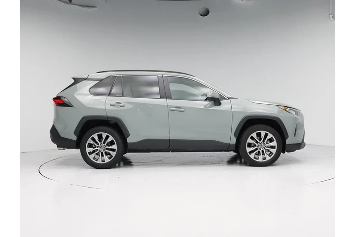 $29998 : Toyota RAV4 2020 XLE Premium image 7