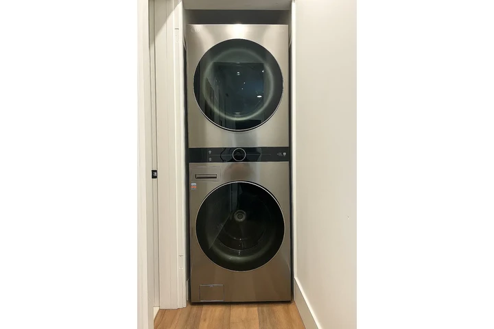 $1400 : North Miami Available image 4
