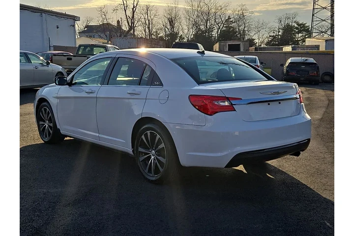 $11900 : 2014 200 Touring image 4