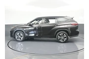 $25489 : Toyota Highlander 2021 XLE 4 thumbnail