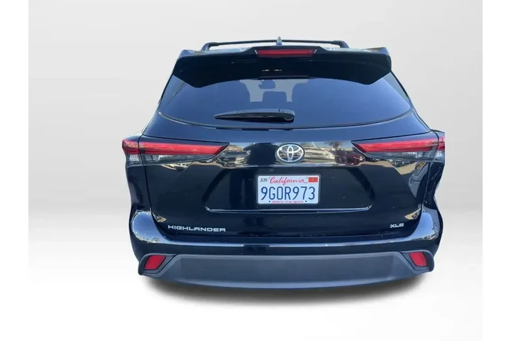 $35269 : Toyota Highlander 2023 LE 4d image 9