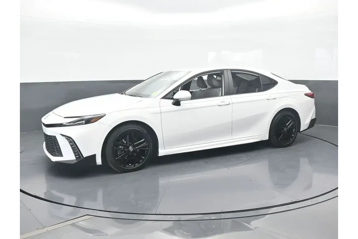 $27192 : Toyota Camry 2026 SE 4dr Sed image 2