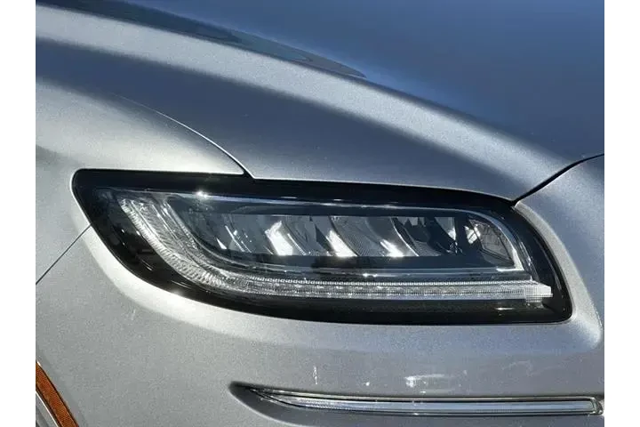 $31645 : Lincoln Nautilus 2022 AWD Re image 8