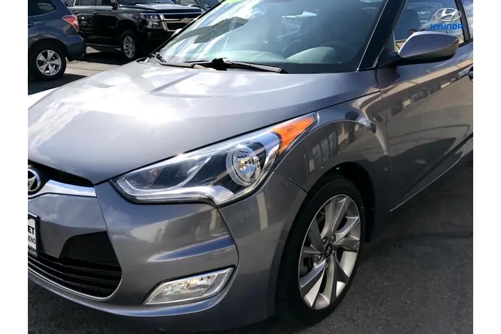 $9990 : 2017 Veloster Base 6AT image 5
