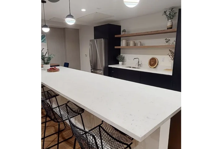 $1450 : Available for rent image 2