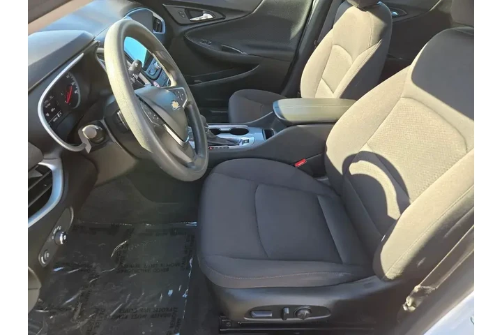 $17994 : Chevrolet Malibu 2024 LT 4dr image 10