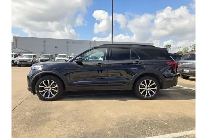 $26732 : Ford Explorer 2021 AWD ST 4d image 4