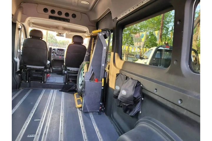 $25000 : 2015 RAM PROMASTER WINDOW VAN image 5
