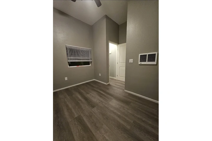 $700 : Cuarto en South Central image 3