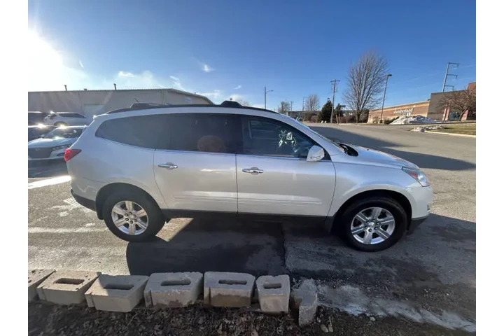 $6990 : 2012 Traverse LT image 8
